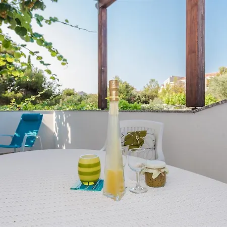 Ero 招待所 Sukošan